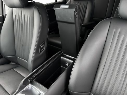 New 2026 Hyundai Ioniq 9 Calligraphy image 18