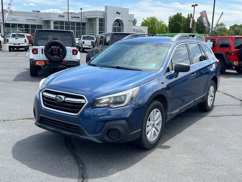 Used 2019 Subaru Outback 2.5i AWD/4WD image 2