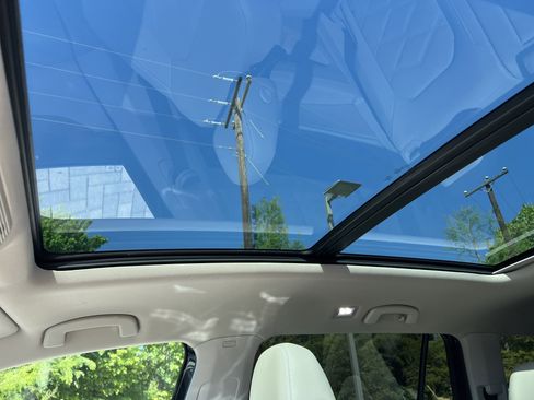 Used 2024 Volkswagen Atlas SE w/ Panoramic Sunroof Package image 26