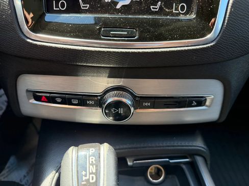 Used 2021 Volvo XC90 T5 Momentum w/ Climate Package AWD/4WD image 19