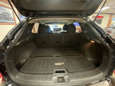 Used 2019 Nissan Rogue Sport S image 16