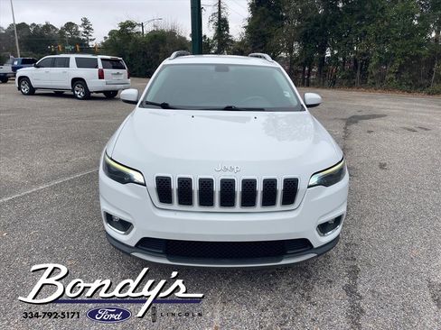 Used 2019 Jeep Cherokee Limited w/ Luxury Group image 2