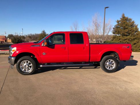 Used 2014 Ford F350 Lariat w/ Lariat Interior Package image 2