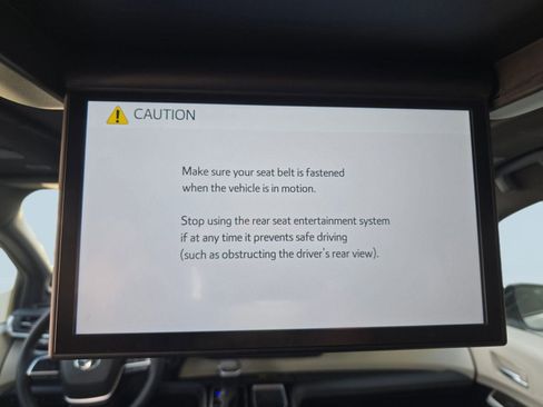 Used 2025 Toyota Sienna Platinum image 25