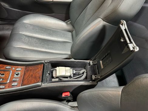 Used 2002 Mercedes-Benz CLK 320 Cabriolet image 70