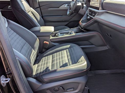 Used 2025 Ford Explorer ST-Line w/ ST-Line Street Pack image 29