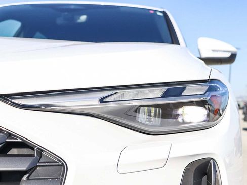 Used 2025 Audi Q5 Premium w/ Convenience Package image 7