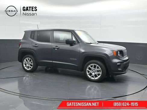 Used 2023 Jeep Renegade Latitude AWD/4WD image 1