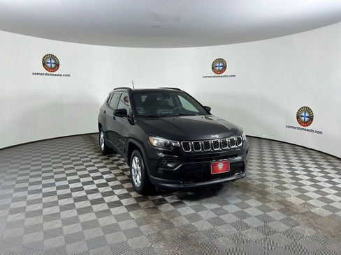 Used 2025 Jeep Compass Latitude w/ Sun & Sound Group image 19