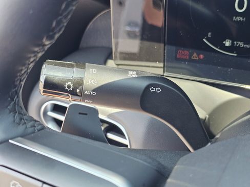 Used 2026 Hyundai Palisade SEL FWD image 23