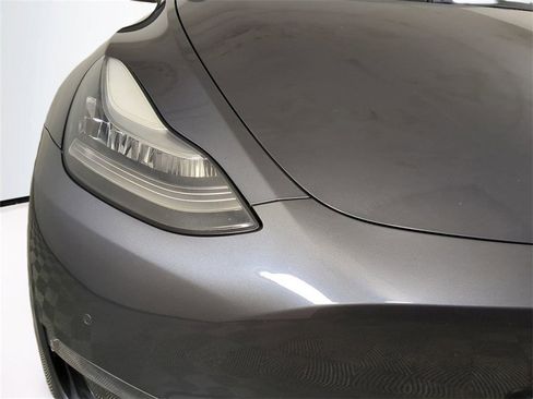 Used 2021 Tesla Model Y Long Range image 10
