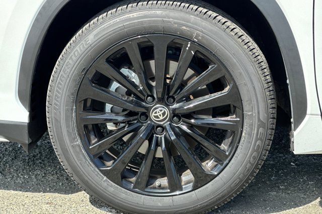 Used 2023 Toyota Highlander XSE AWD/4WD image 35