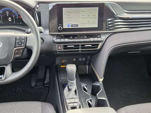 Used 2026 Toyota Camry LE FWD image 17