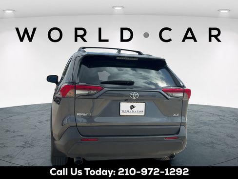 Used 2021 Toyota RAV4 XLE FWD image 6