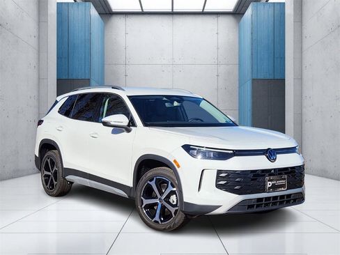 New 2026 Volkswagen Tiguan SE image 1