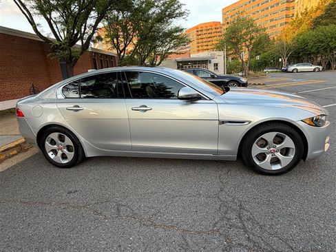 Used 2017 Jaguar XE Premium AWD/4WD image 6