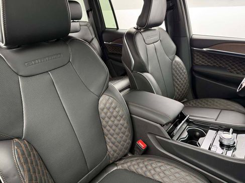 New 2025 Jeep Grand Cherokee Summit image 18