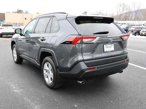 Used 2020 Toyota RAV4 XLE image 5