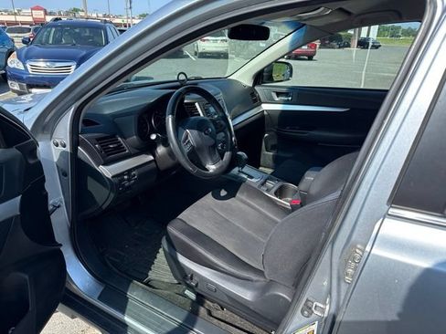 Used 2013 Subaru Outback 2.5i Premium w/ All-Weather Pkg AWD/4WD image 10