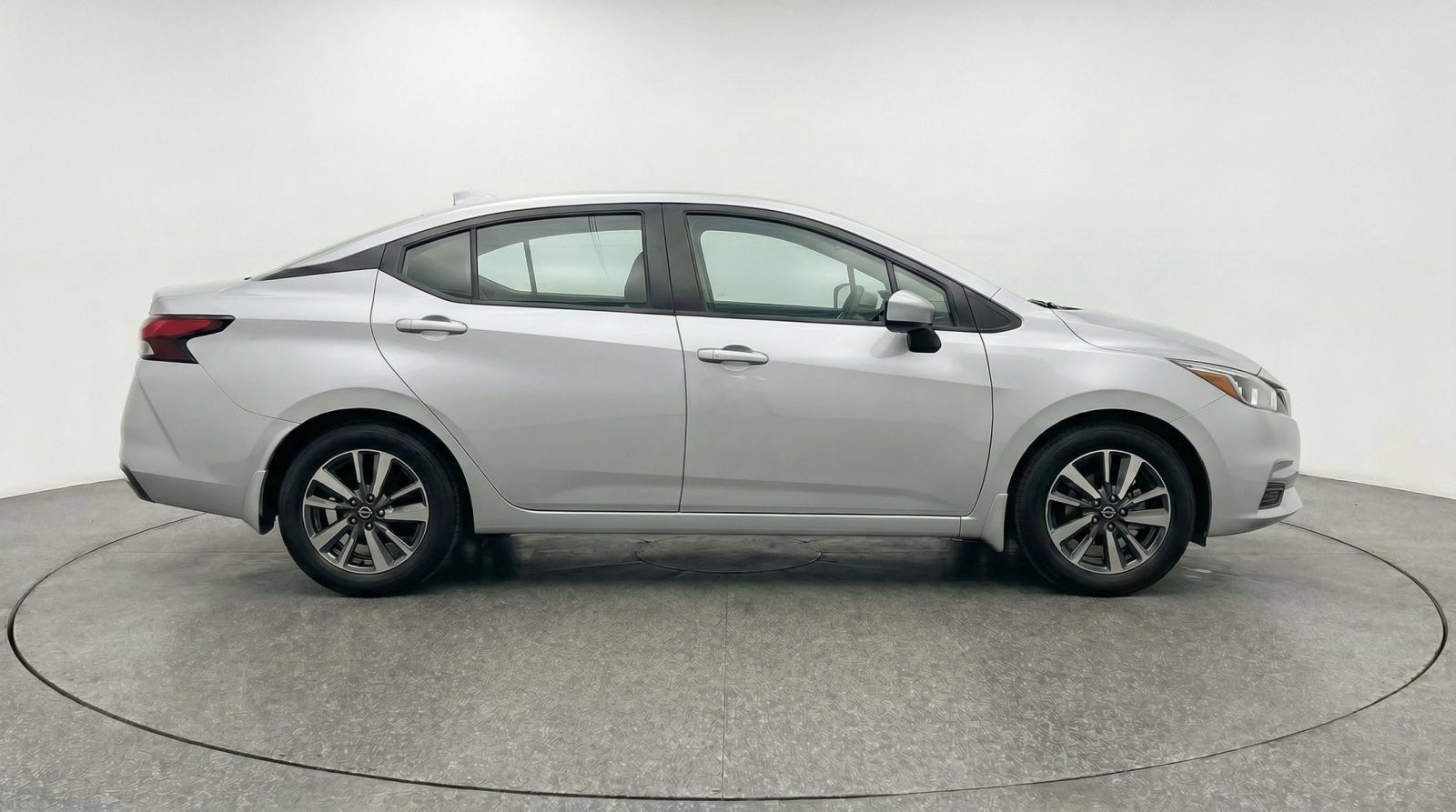 Used 2025 Nissan Versa SV FWD image 12