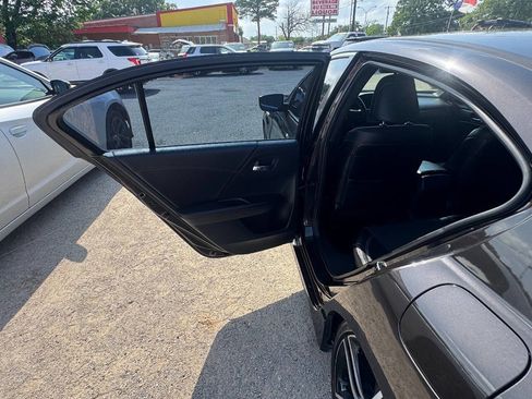 Used 2016 Honda Accord Sport image 12