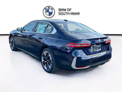 New 2026 BMW 530i w/ Convenience Package RWD image 4