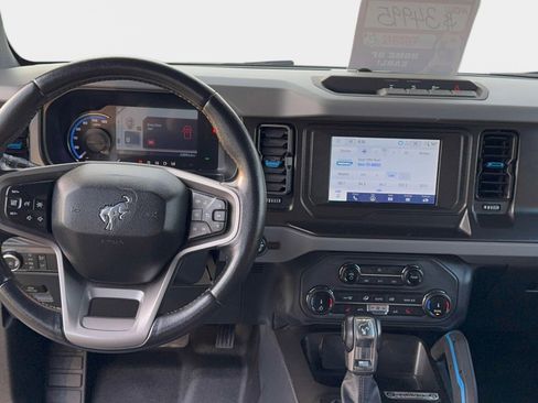 Used 2022 Ford Bronco Black Diamond image 12
