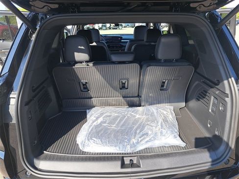 New 2026 Buick Enclave Avenir w/ Super Cruise Package image 13