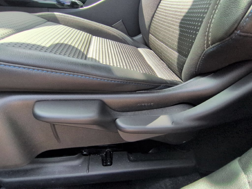 Used 2026 Chevrolet Trax LT FWD image 14