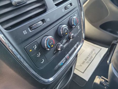 Used 2015 Dodge Grand Caravan SE w/ Quick Order Package 29E SE FWD image 21