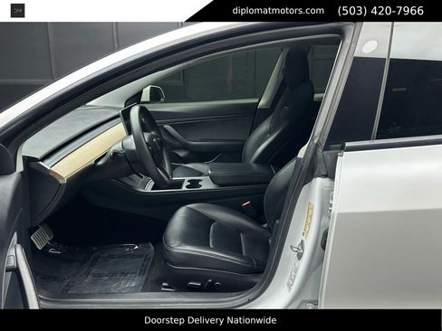 Used 2021 Tesla Model 3 Performance image 17
