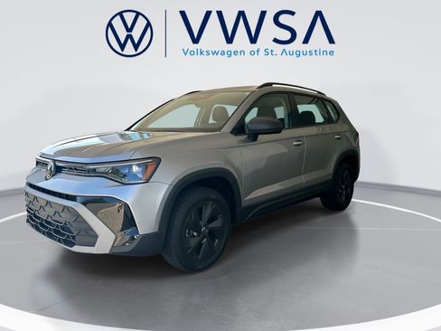 Used 2025 Volkswagen Taos S FWD image 4
