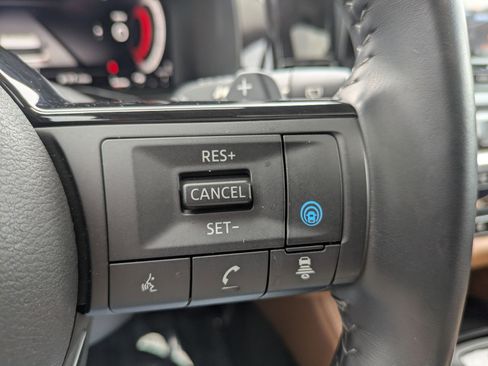 Certified 2023 Nissan Pathfinder Platinum image 17