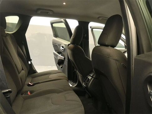 Used 2020 Jeep Cherokee Latitude image 16