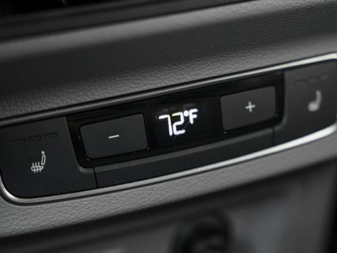 Used 2023 Audi Q5 2.0T Prestige w/ Prestige Package image 27