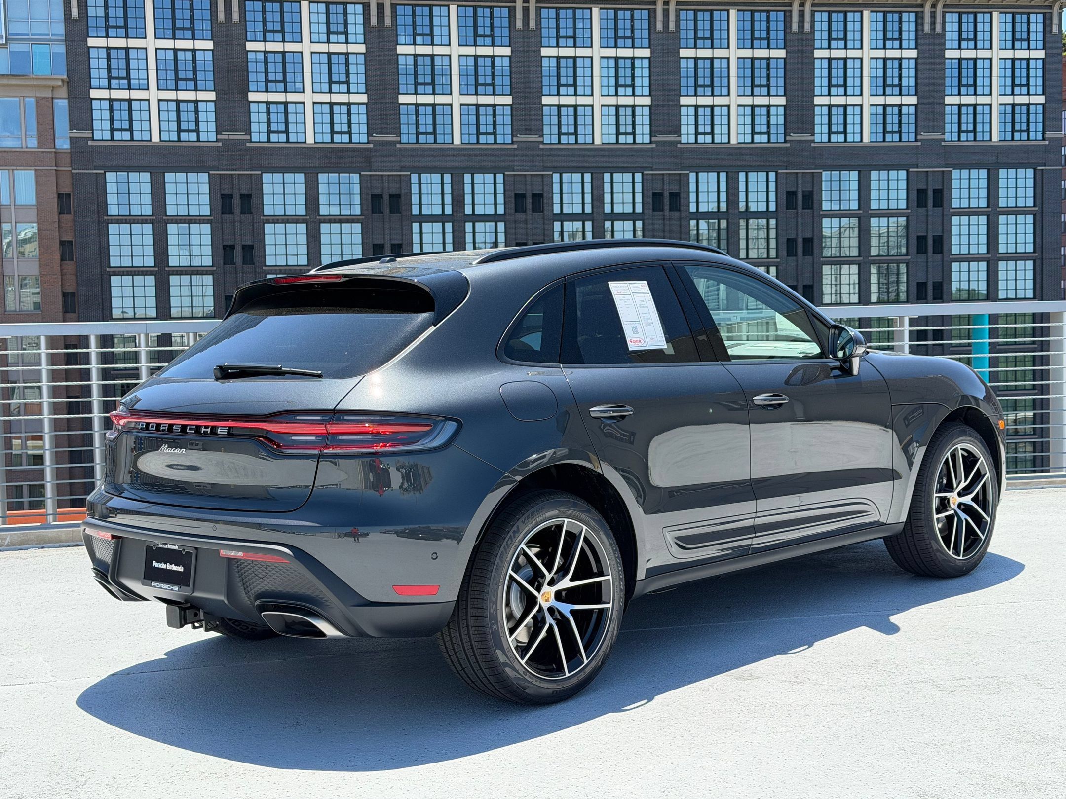 Used 2026 Porsche Macan AWD/4WD image 7