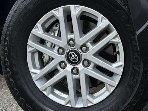 Used 2026 Toyota Tundra SR5 AWD/4WD image 27