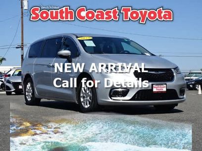 Used 2023 Chrysler Pacifica Touring-L