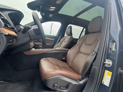 Used 2024 Volvo XC90 B6 Plus AWD/4WD image 17