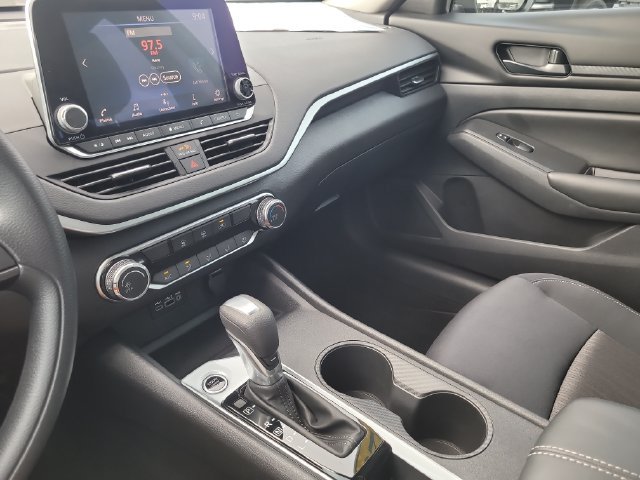 Used 2025 Nissan Altima 2.5 S FWD image 19