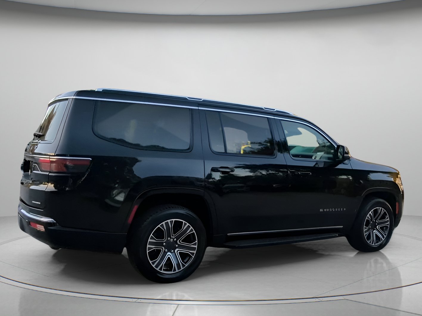 Used 2024 Jeep Wagoneer Series II AWD/4WD image 29