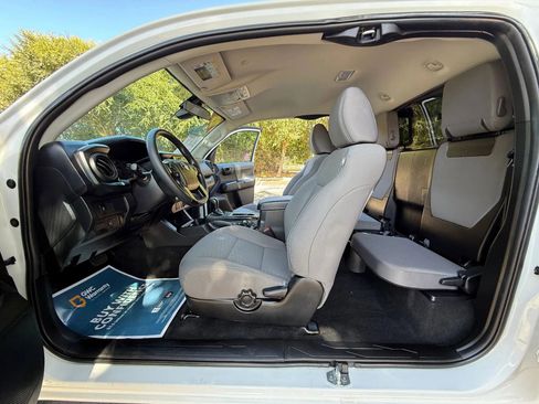Used 2022 Toyota Tacoma SR image 13