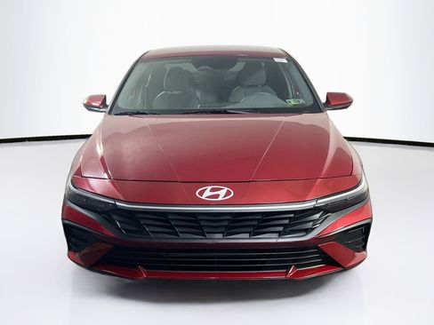 Used 2024 Hyundai Elantra SEL image 2