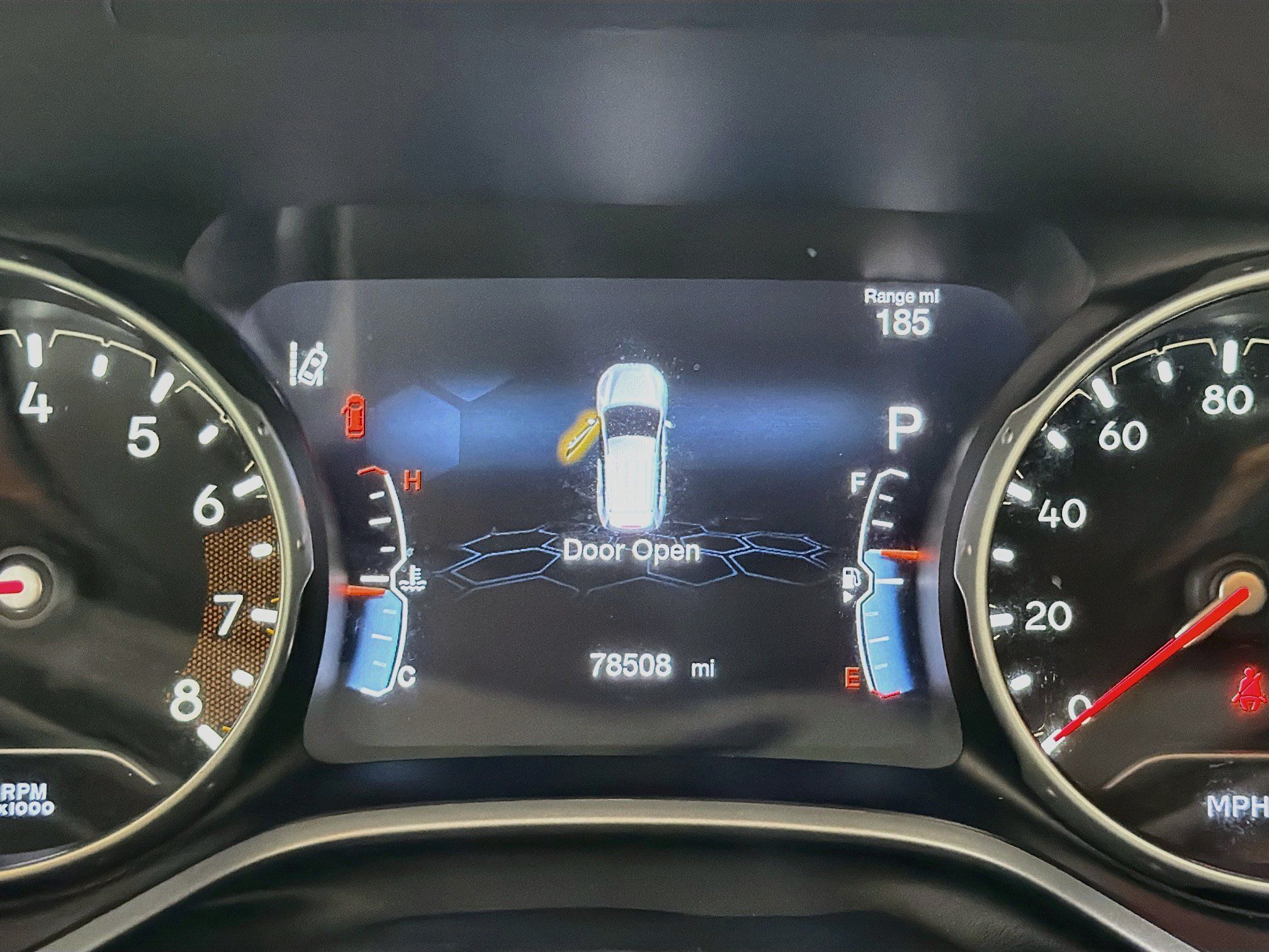 Used 2018 Jeep Compass Latitude w/ Popular Equipment Group FWD image 18