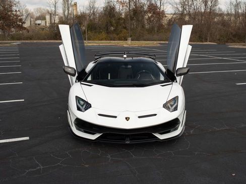 Used 2021 Lamborghini Aventador SVJ image 26