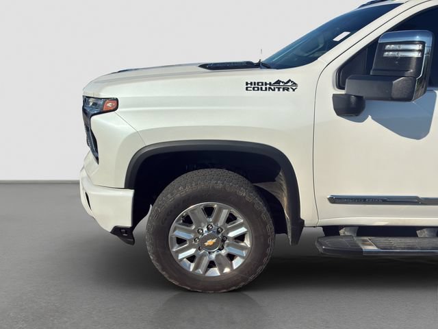 Used 2024 Chevrolet Silverado 2500 High Country w/ High Country Premium Package AWD/4WD image 10