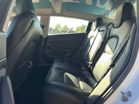 Used 2021 Tesla Model 3 Standard Range Plus RWD image 11
