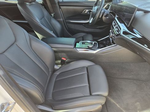 Used 2023 BMW 330i Sedan w/ Premium Package image 11