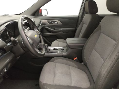 Used 2023 Chevrolet Traverse LT image 17