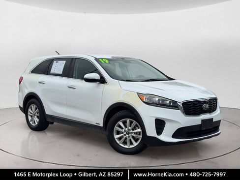 Used 2019 Kia Sorento AWD V6 image 1